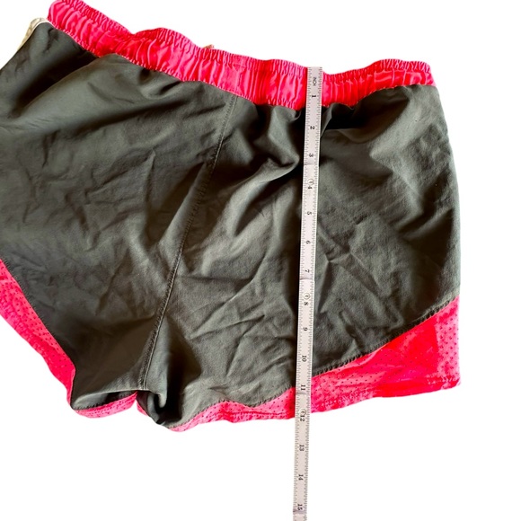 Under Armour • Athletic Shorts • Women’s size S - Picture 7 of 7